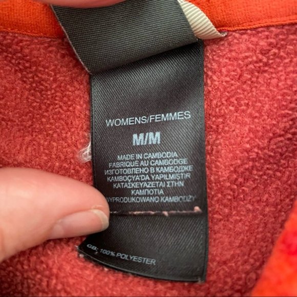 The North Face 1/4 zip - Picture 6 of 6